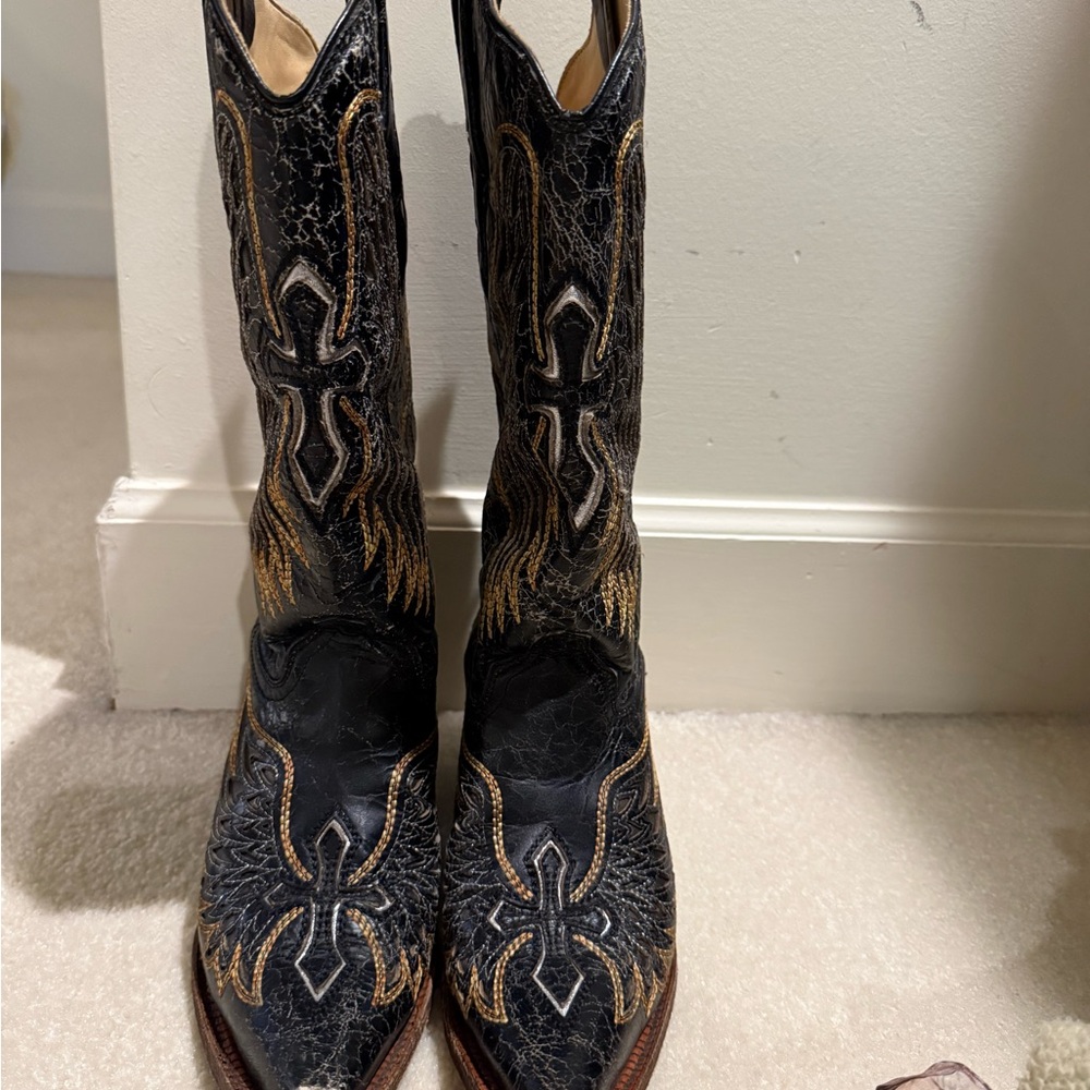 Corral Black Western Cowboy Boots with Gold Embroidery size 8 veuc - Picture 2 of 3